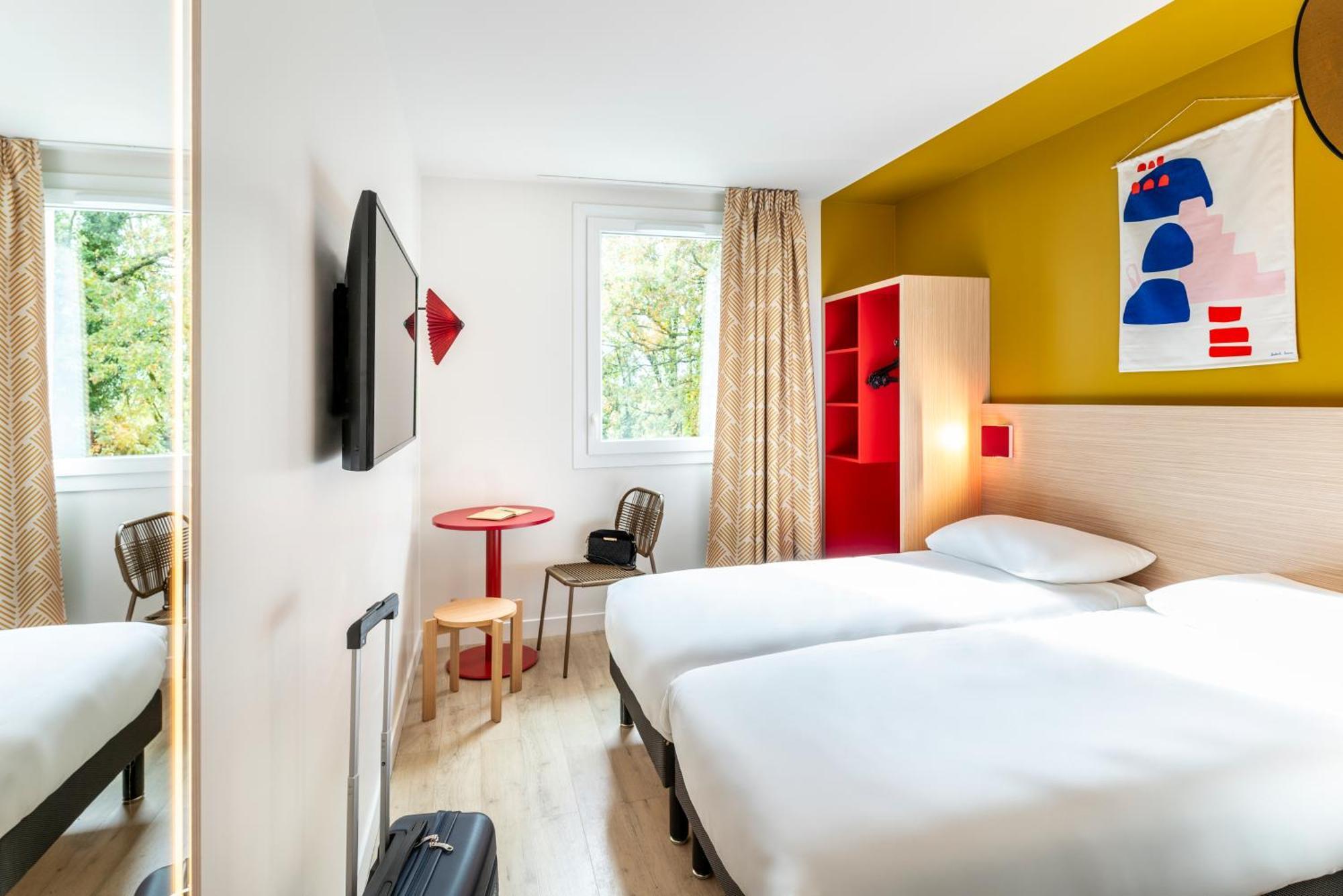 Ibis Styles Prevessin Geneve Aeroport Hotel Exterior photo