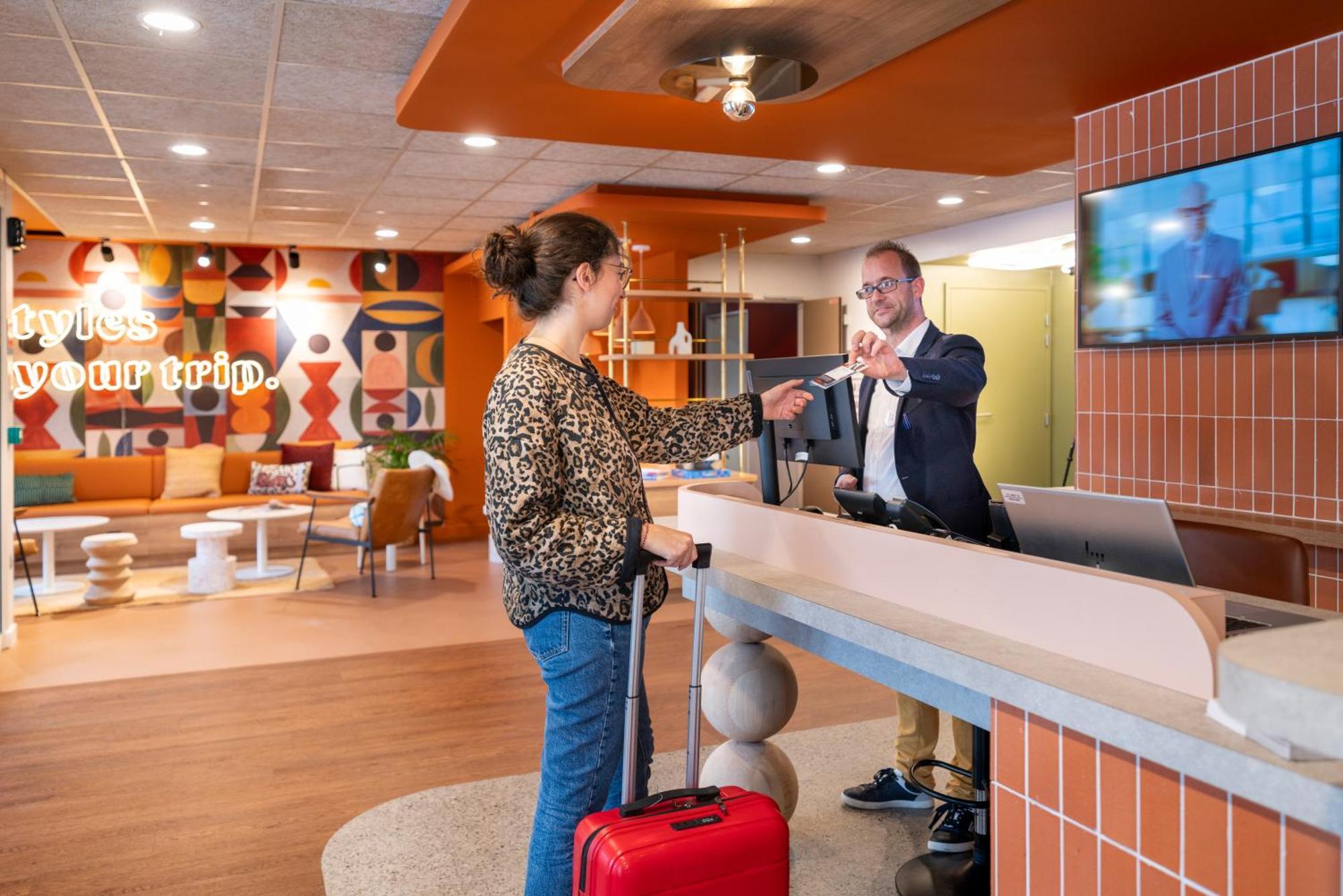 Ibis Styles Prevessin Geneve Aeroport Hotel Exterior photo