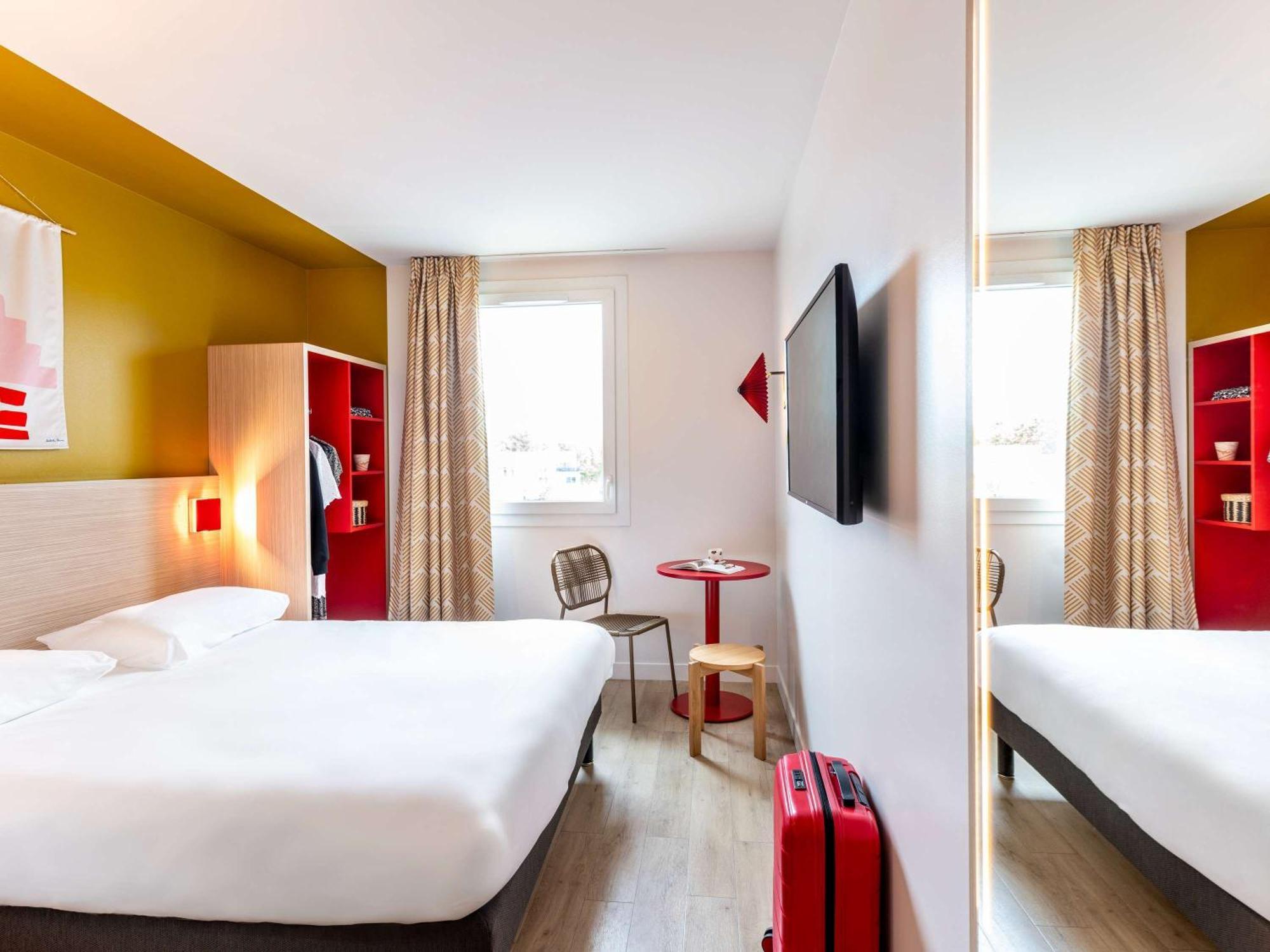 Ibis Styles Prevessin Geneve Aeroport Hotel Exterior photo
