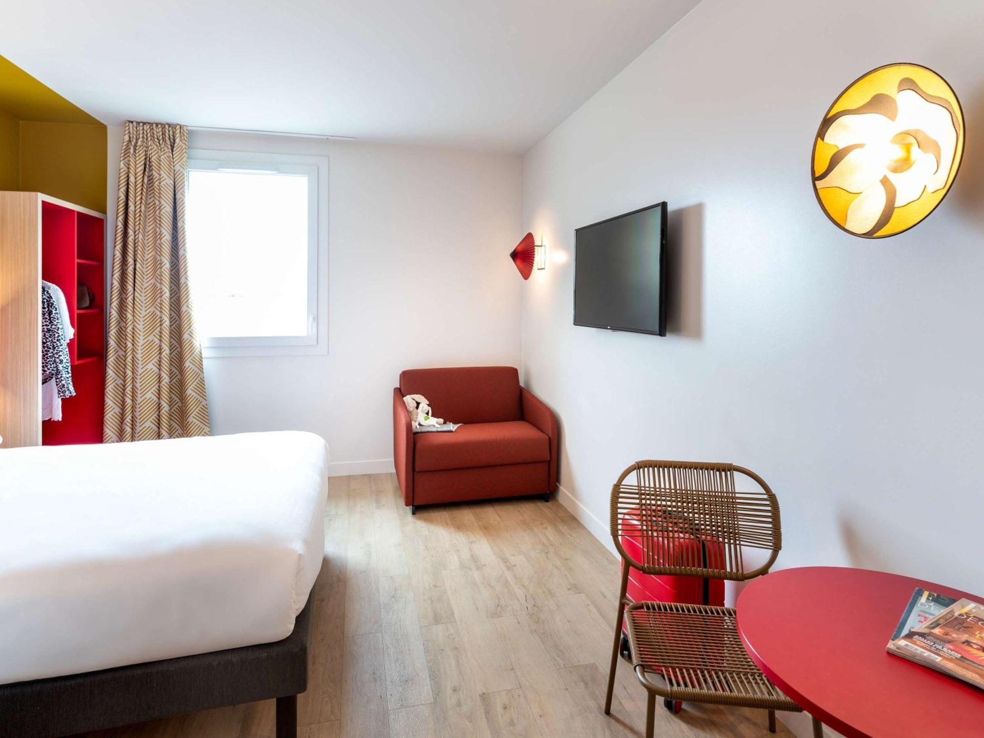 Ibis Styles Prevessin Geneve Aeroport Hotel Exterior photo